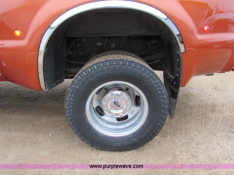 image for item J1693 2008 Ford F350 Super Duty Crew Cab pickup truck