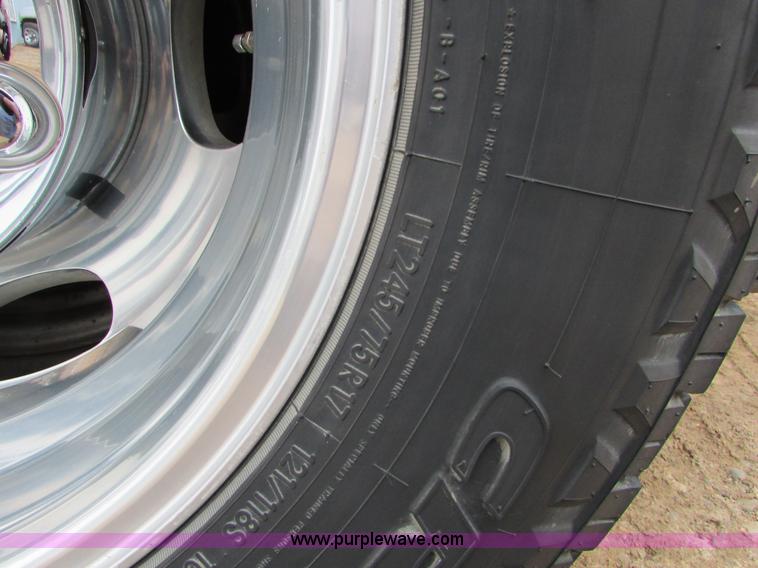 image for item J1693 2008 Ford F350 Super Duty Crew Cab pickup truck