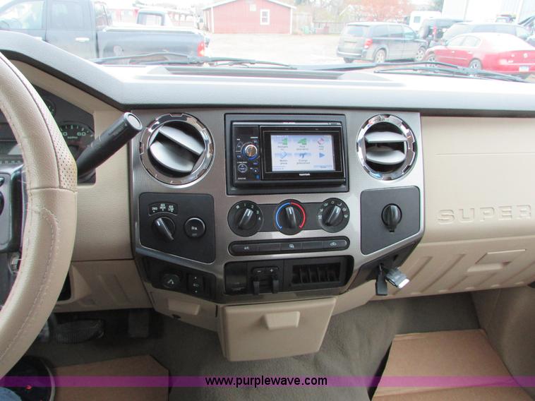 image for item J1693 2008 Ford F350 Super Duty Crew Cab pickup truck