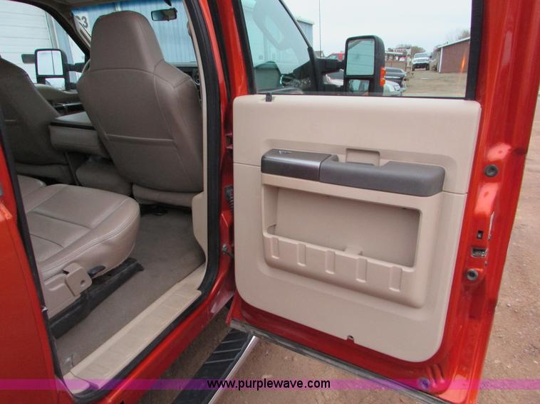 image for item J1693 2008 Ford F350 Super Duty Crew Cab pickup truck