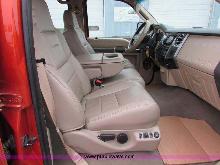 image for item J1693 2008 Ford F350 Super Duty Crew Cab pickup truck