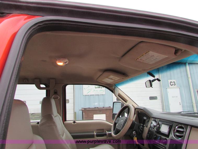 image for item J1693 2008 Ford F350 Super Duty Crew Cab pickup truck