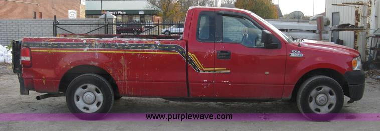 image for item J2986 2008 Ford F150 XL pickup truck