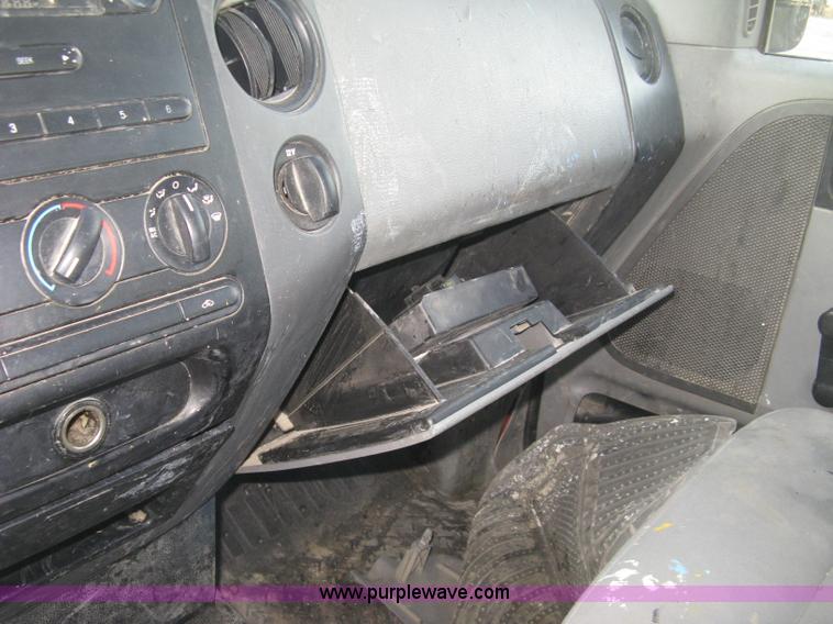 image for item J2986 2008 Ford F150 XL pickup truck