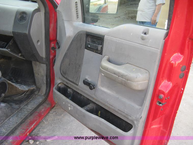 image for item J2986 2008 Ford F150 XL pickup truck