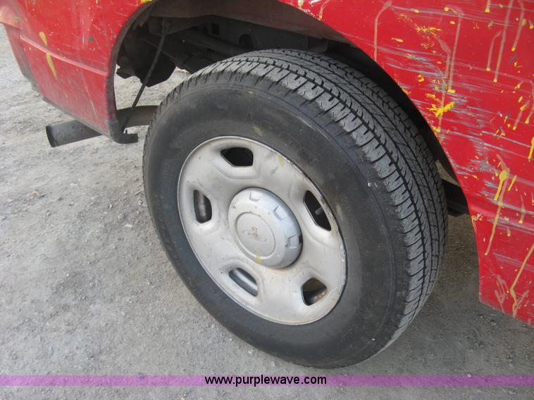 image for item J2986 2008 Ford F150 XL pickup truck