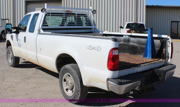 image for item J4270 2008 Ford F250 Super Duty SuperCab pickup truck
