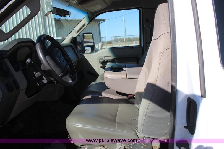 image for item J4270 2008 Ford F250 Super Duty SuperCab pickup truck
