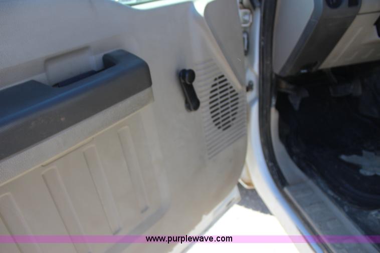 image for item J4270 2008 Ford F250 Super Duty SuperCab pickup truck