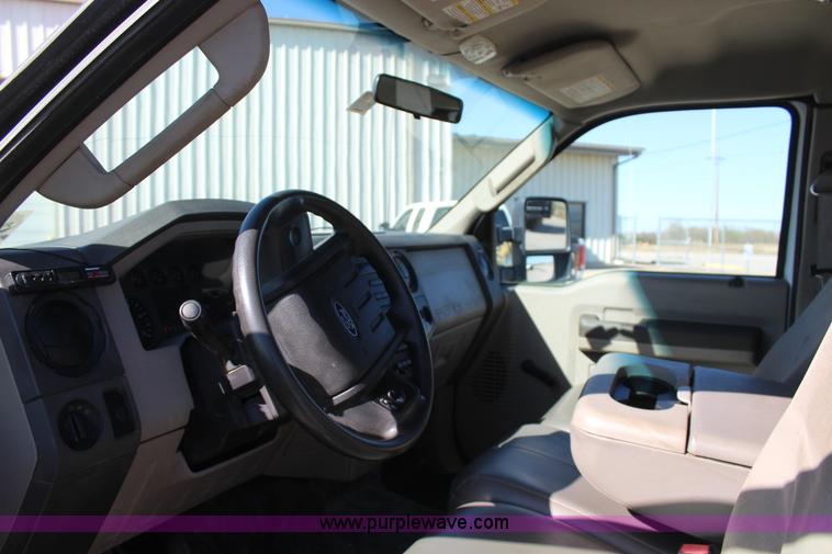image for item J4270 2008 Ford F250 Super Duty SuperCab pickup truck