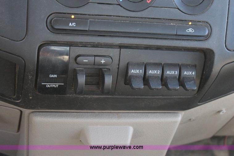 image for item J4270 2008 Ford F250 Super Duty SuperCab pickup truck