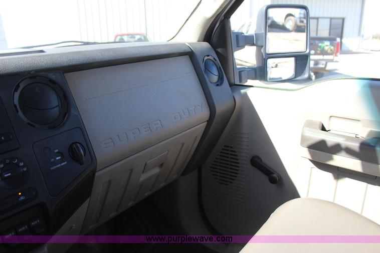 image for item J4270 2008 Ford F250 Super Duty SuperCab pickup truck