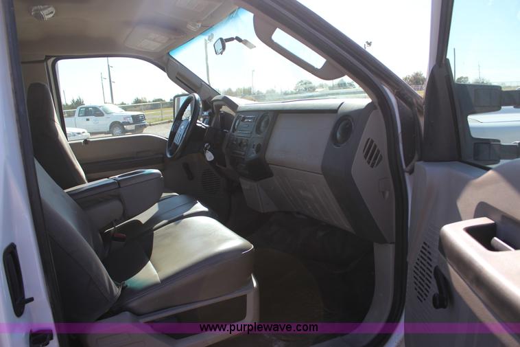 image for item J4270 2008 Ford F250 Super Duty SuperCab pickup truck