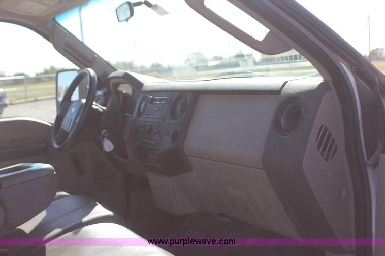 image for item J4270 2008 Ford F250 Super Duty SuperCab pickup truck