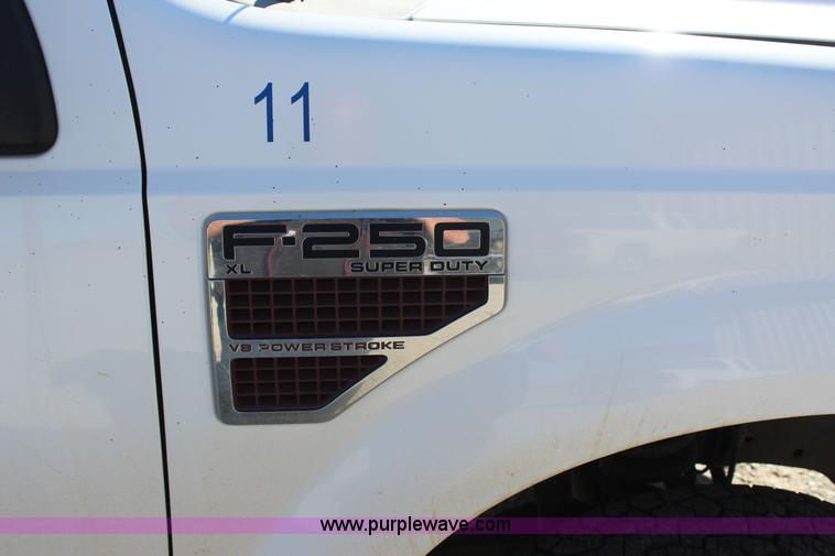 image for item J4270 2008 Ford F250 Super Duty SuperCab pickup truck