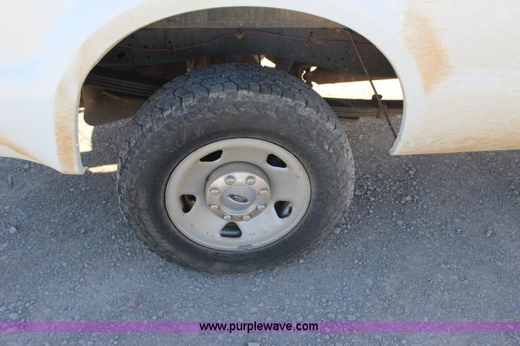 image for item J4270 2008 Ford F250 Super Duty SuperCab pickup truck
