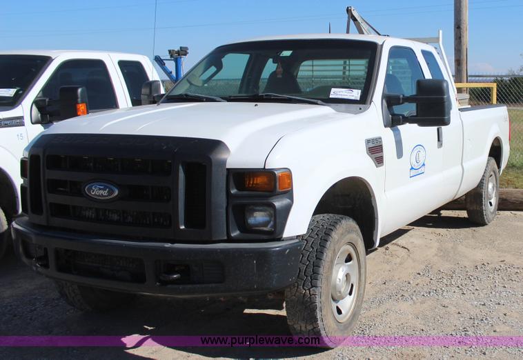 image for item J4271 2008 Ford F250 Super Duty pickup truck