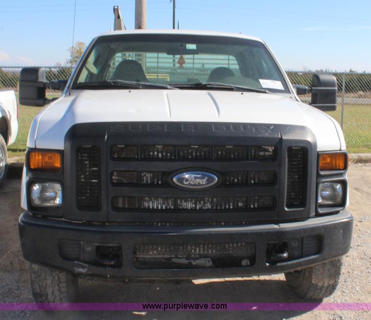 image for item J4271 2008 Ford F250 Super Duty pickup truck