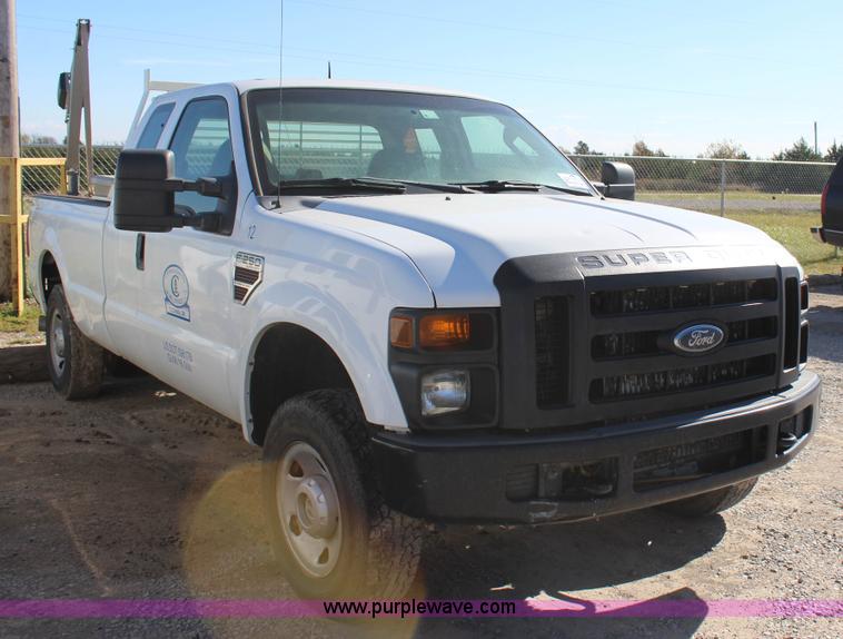 image for item J4271 2008 Ford F250 Super Duty pickup truck