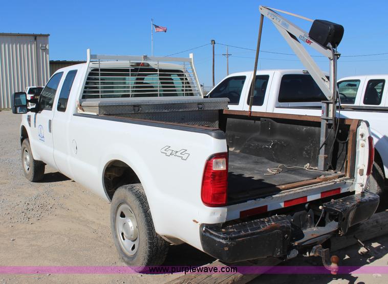 image for item J4271 2008 Ford F250 Super Duty pickup truck