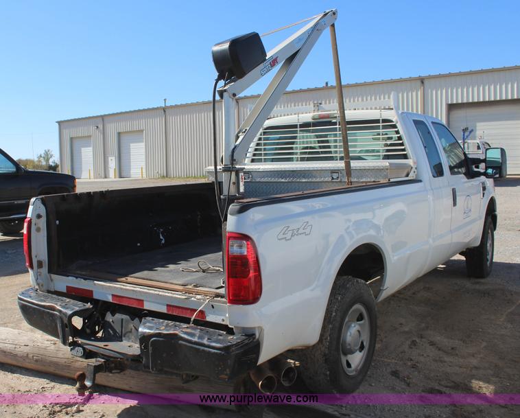 image for item J4271 2008 Ford F250 Super Duty pickup truck