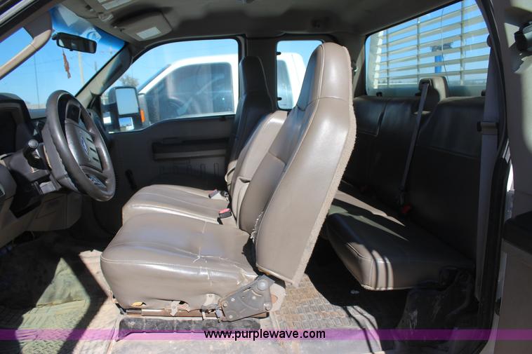 image for item J4271 2008 Ford F250 Super Duty pickup truck