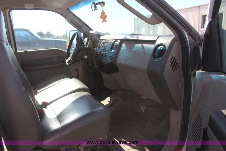 image for item J4271 2008 Ford F250 Super Duty pickup truck