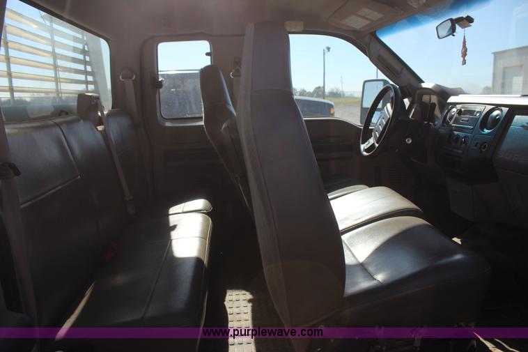 image for item J4271 2008 Ford F250 Super Duty pickup truck