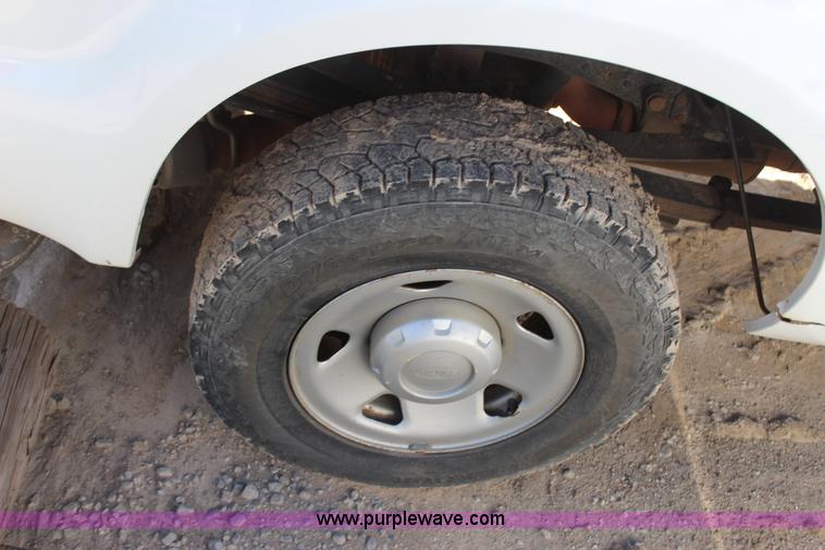 image for item J4271 2008 Ford F250 Super Duty pickup truck