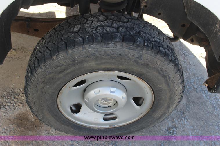 image for item J4271 2008 Ford F250 Super Duty pickup truck