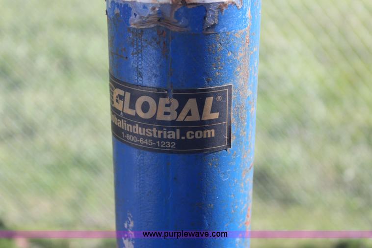 image for item J4272 2011 Ford F150 SuperCab pickup truck