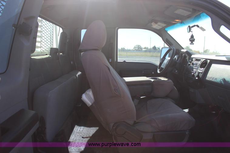 image for item J4273 2011 Ford F250 Super Duty SuperCab pickup truck