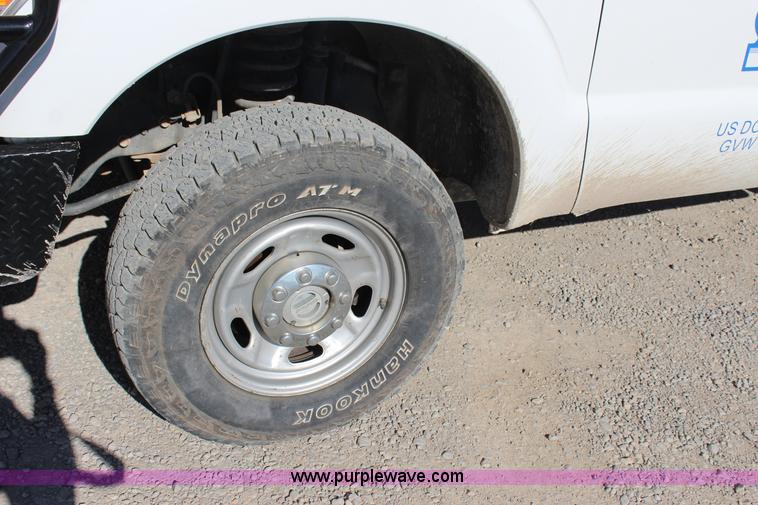 image for item J4273 2011 Ford F250 Super Duty SuperCab pickup truck