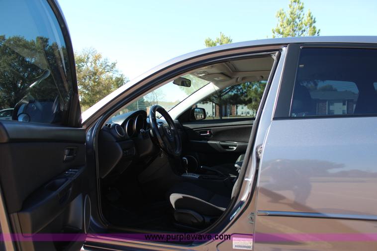 image for item J4274 2007 Mazda 3