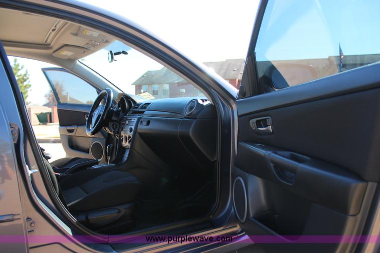 image for item J4274 2007 Mazda 3