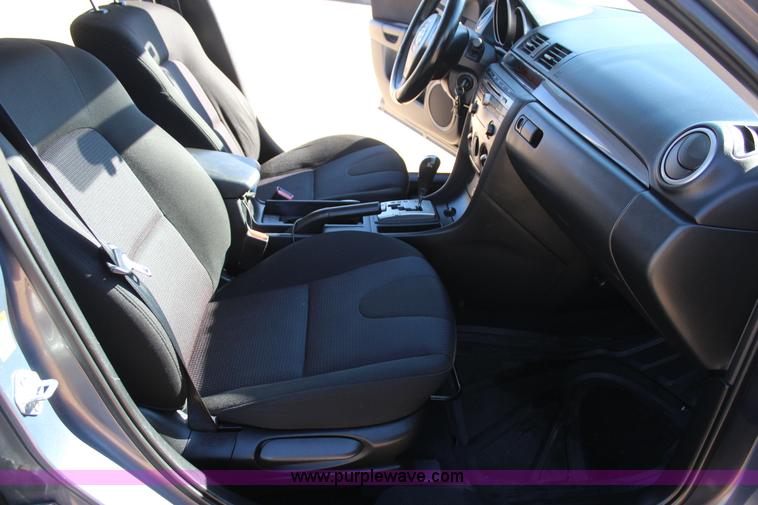 image for item J4274 2007 Mazda 3