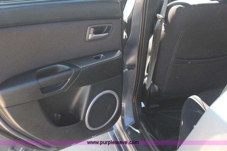 image for item J4274 2007 Mazda 3