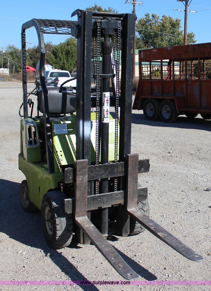 image for item J4275 Clark C20P forklift