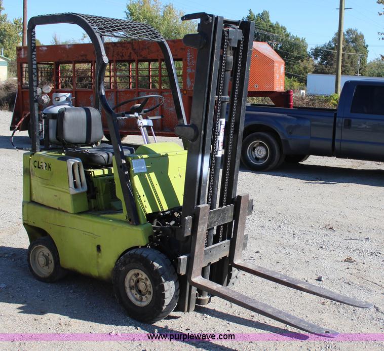 image for item J4275 Clark C20P forklift