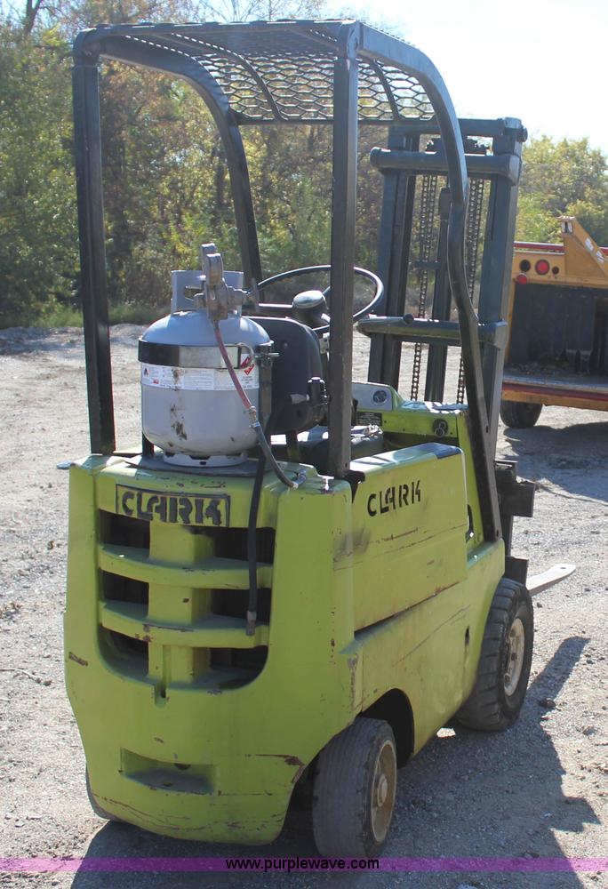 image for item J4275 Clark C20P forklift