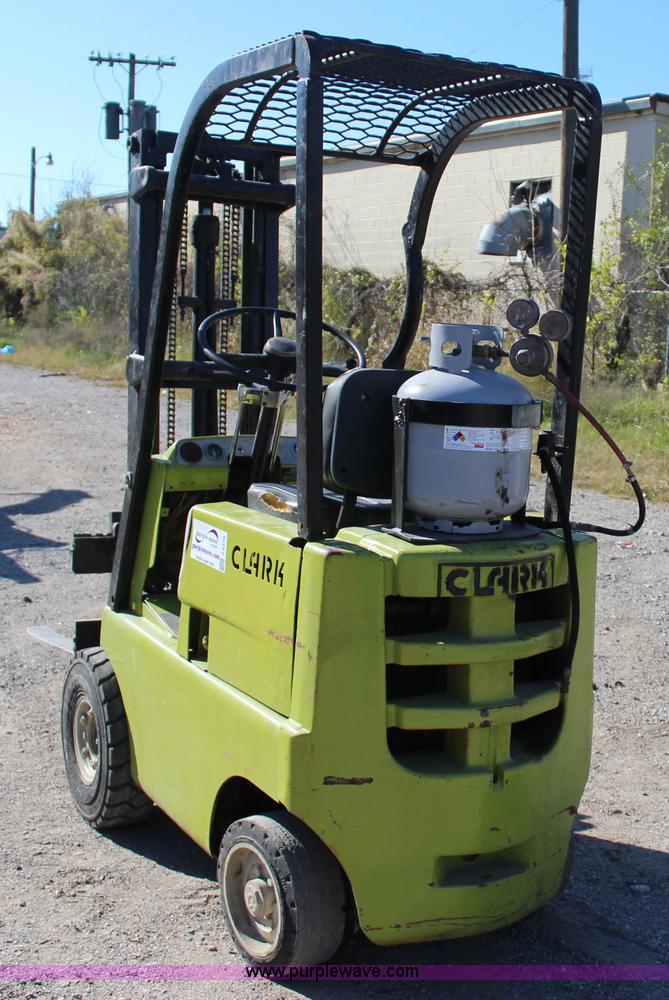 image for item J4275 Clark C20P forklift