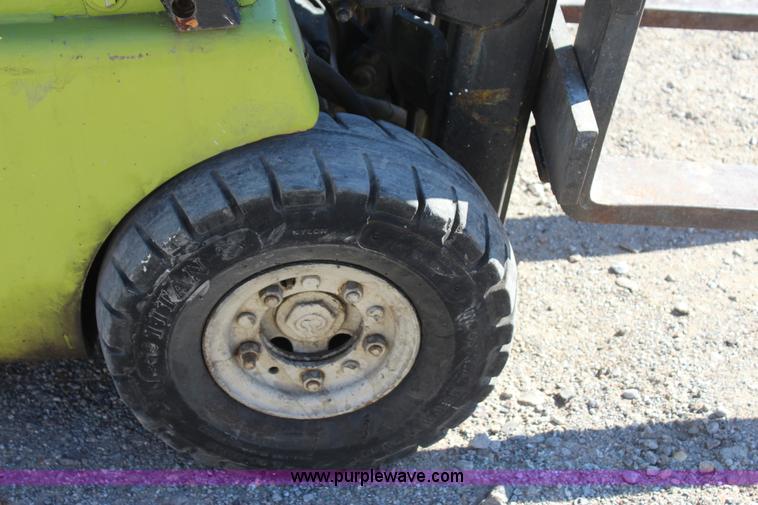 image for item J4275 Clark C20P forklift