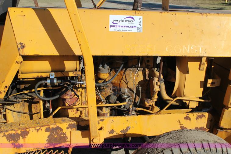 image for item J4276 International 7000 forklift