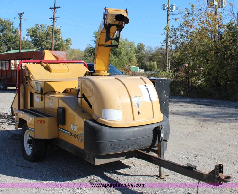 image for item J4279 2005 Vermeer BC1400 chipper
