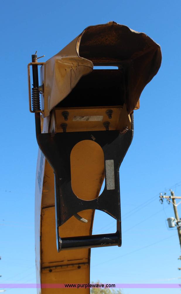 image for item J4279 2005 Vermeer BC1400 chipper