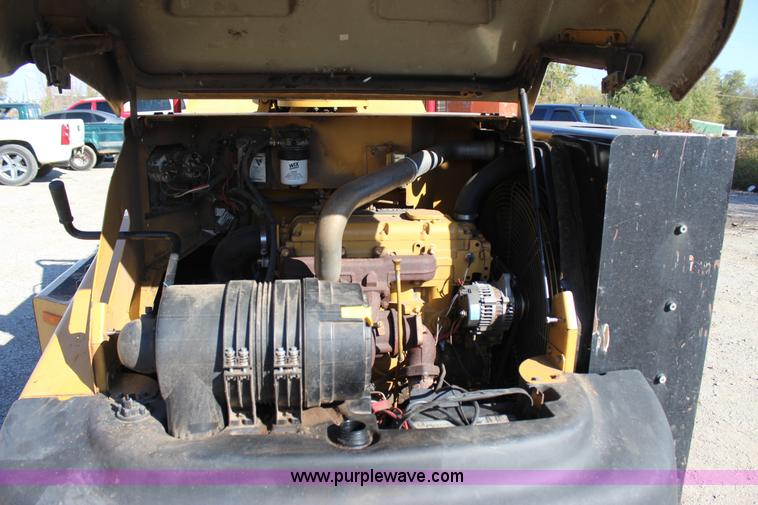 image for item J4279 2005 Vermeer BC1400 chipper