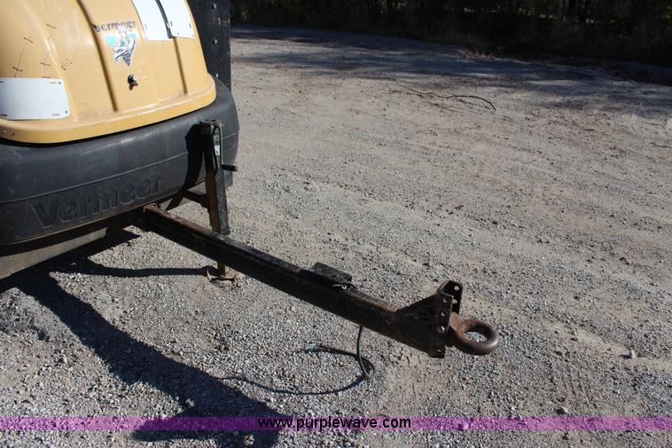 image for item J4279 2005 Vermeer BC1400 chipper