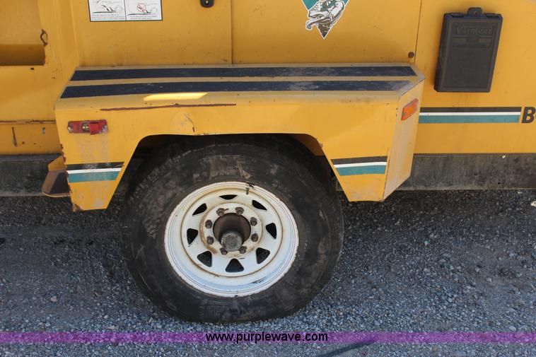 image for item J4279 2005 Vermeer BC1400 chipper