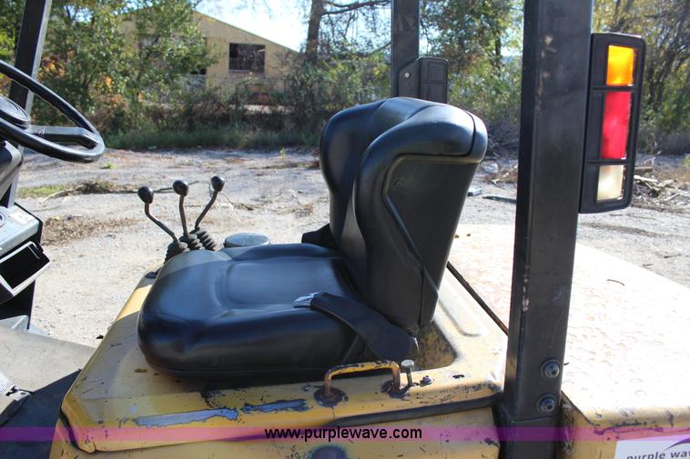 image for item J4281 1997 Yale GP060TFNUAE091 forklift