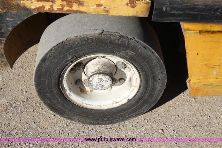 image for item J4281 1997 Yale GP060TFNUAE091 forklift